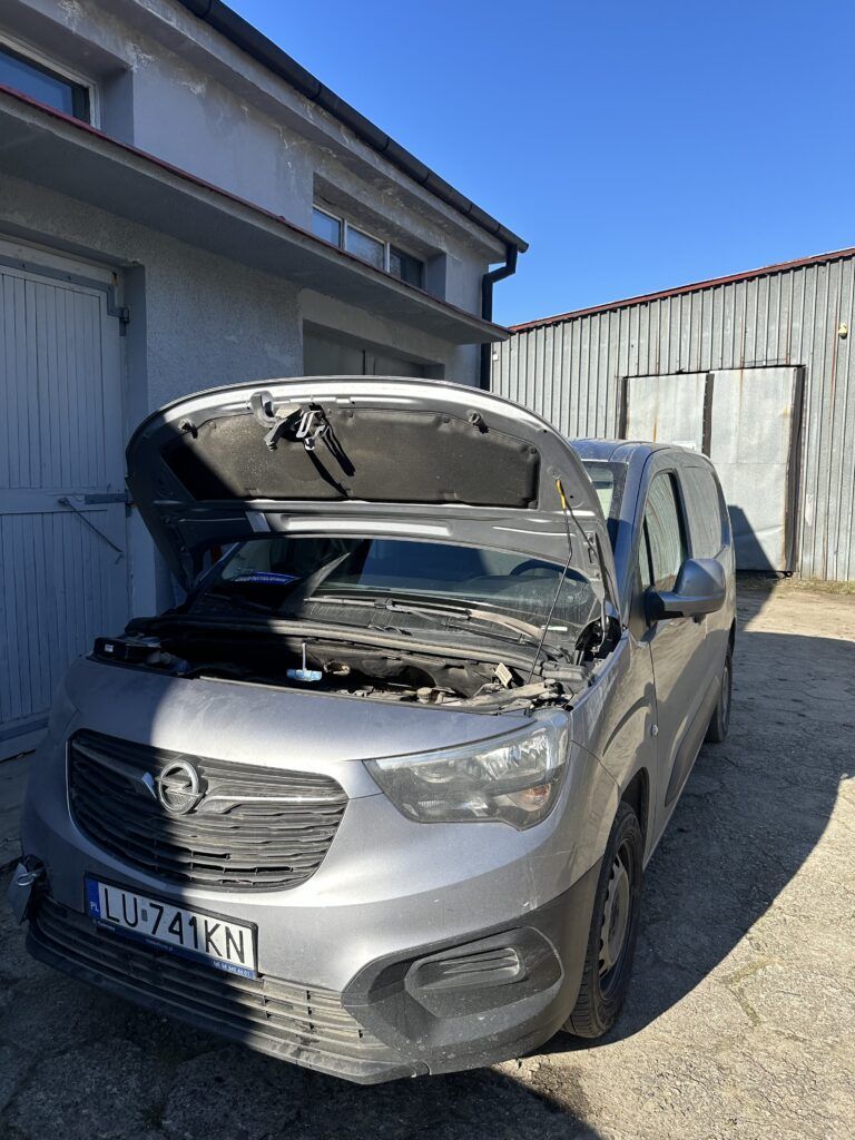 Opel Combo 1.5 Ecotec 2020 w trakcie usuwania AdBlue i blokady rozruchu w Sebon Performance