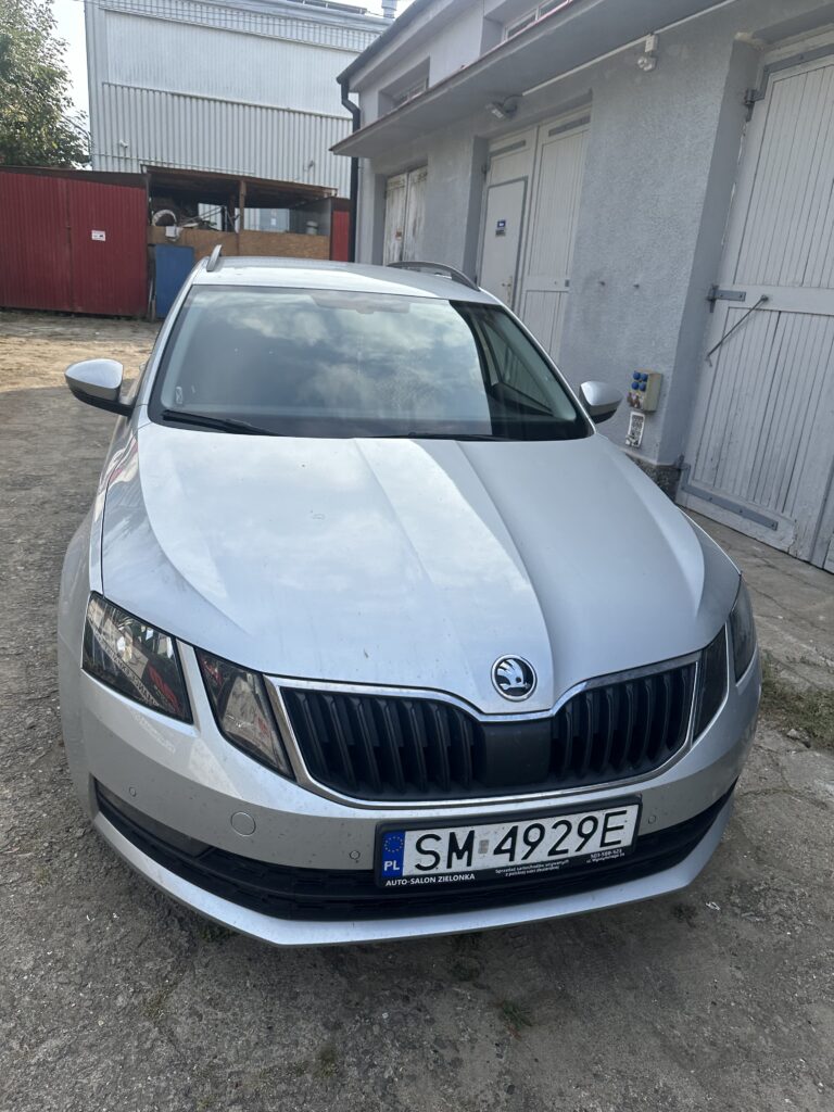 Skoda Octavia III 1.6 TDI przed rozpoczęciem prac diagnostycznych – usuwanie AdBlue