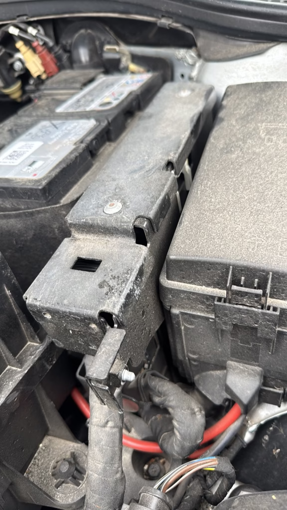Sterownik ECU – Skoda Octavia III Skoda Octavia III – sterownik ECU pod maską