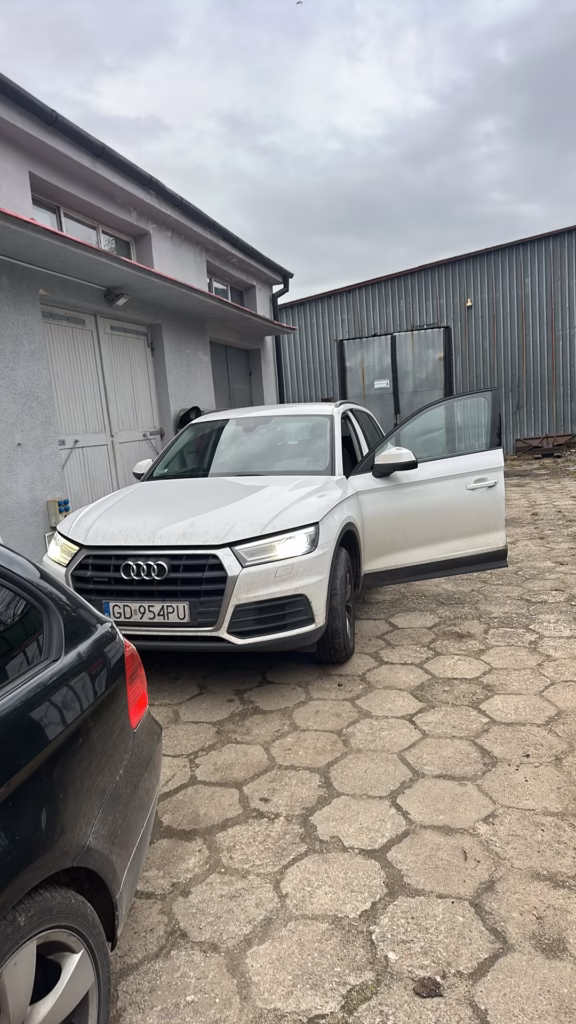 Audi Q5 na placu przed diagnostyką Sebon Perofrmance